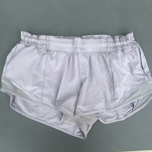 Lululemon 4 inch Hotty Hot Shorts (Lavender)
